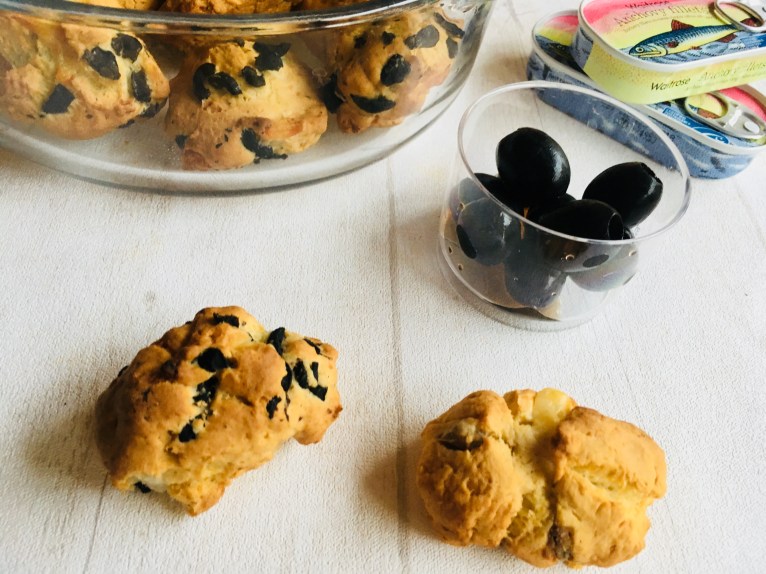 Navette olives anchois.jpg