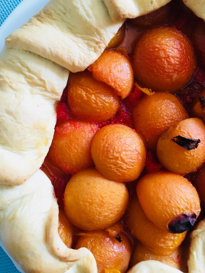 Tarte aux abricots et brisures de macarons.jpg