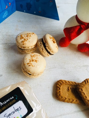 Macarons de Noël aux épices spéculoos