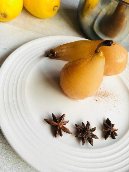 Poires pochées aux épices